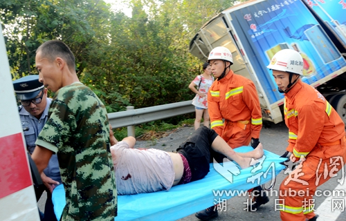 000000.jpg 000000.jpg